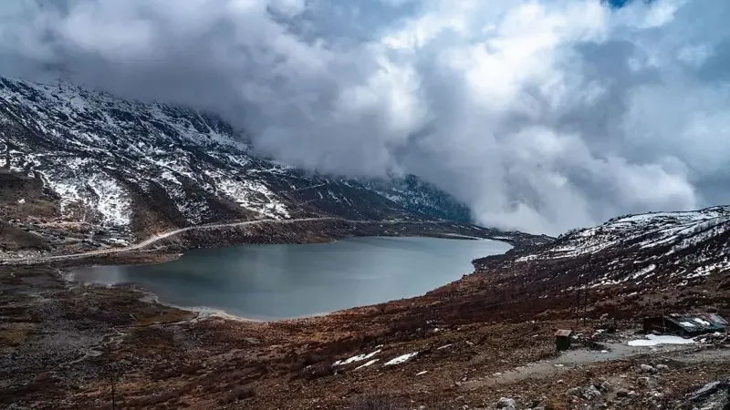 हिमालहरू तीव्र गतिमा पग्लिँदा भारतको अर्थतन्त्र किन 'जोखिम'मा?