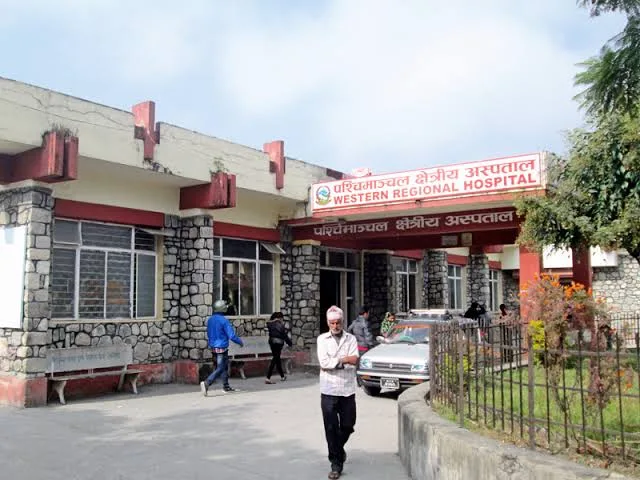 पोखरा स्वास्थ्य विज्ञान प्रतिष्ठानको डीनमा डेविड, निर्देशक झपिन्द्र